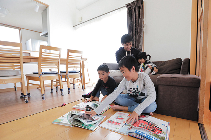 写真：宮崎邸 食卓の様子