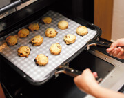 写真:ガスオーブンでの調理